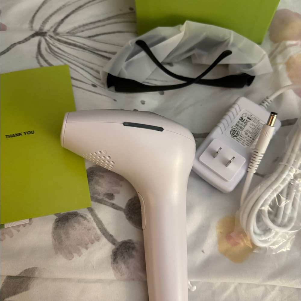 IPL Hair Removal Device - Picture 4 of 12